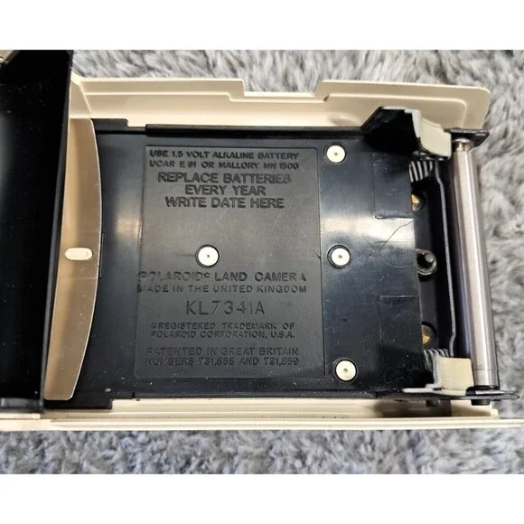 VTG Polaroid Land Camera Swinger Model 20 Strap Photography Decorations Untested - Picture 8 of 12